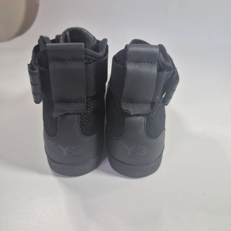 Y-3 Black Sneakers US 7.5 image indicator(2)