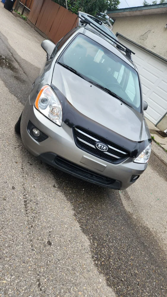 Kia Rondo Wagon - Great Condition! image indicator(2)