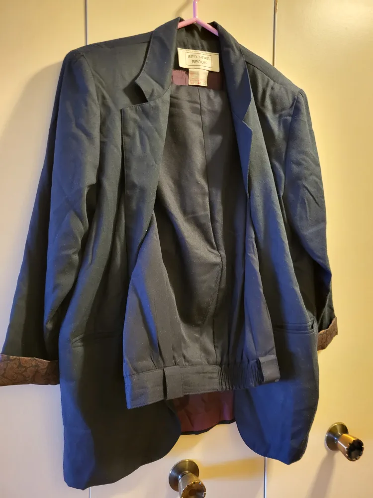 Beechers Brook Navy Women's  Blazer and Pants image indicator(9)