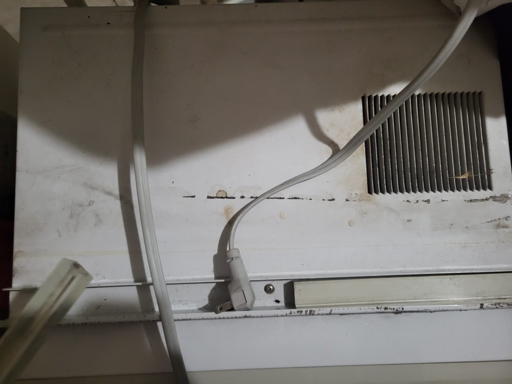 GE Window Air Conditioner 5200 BTU - photo 2