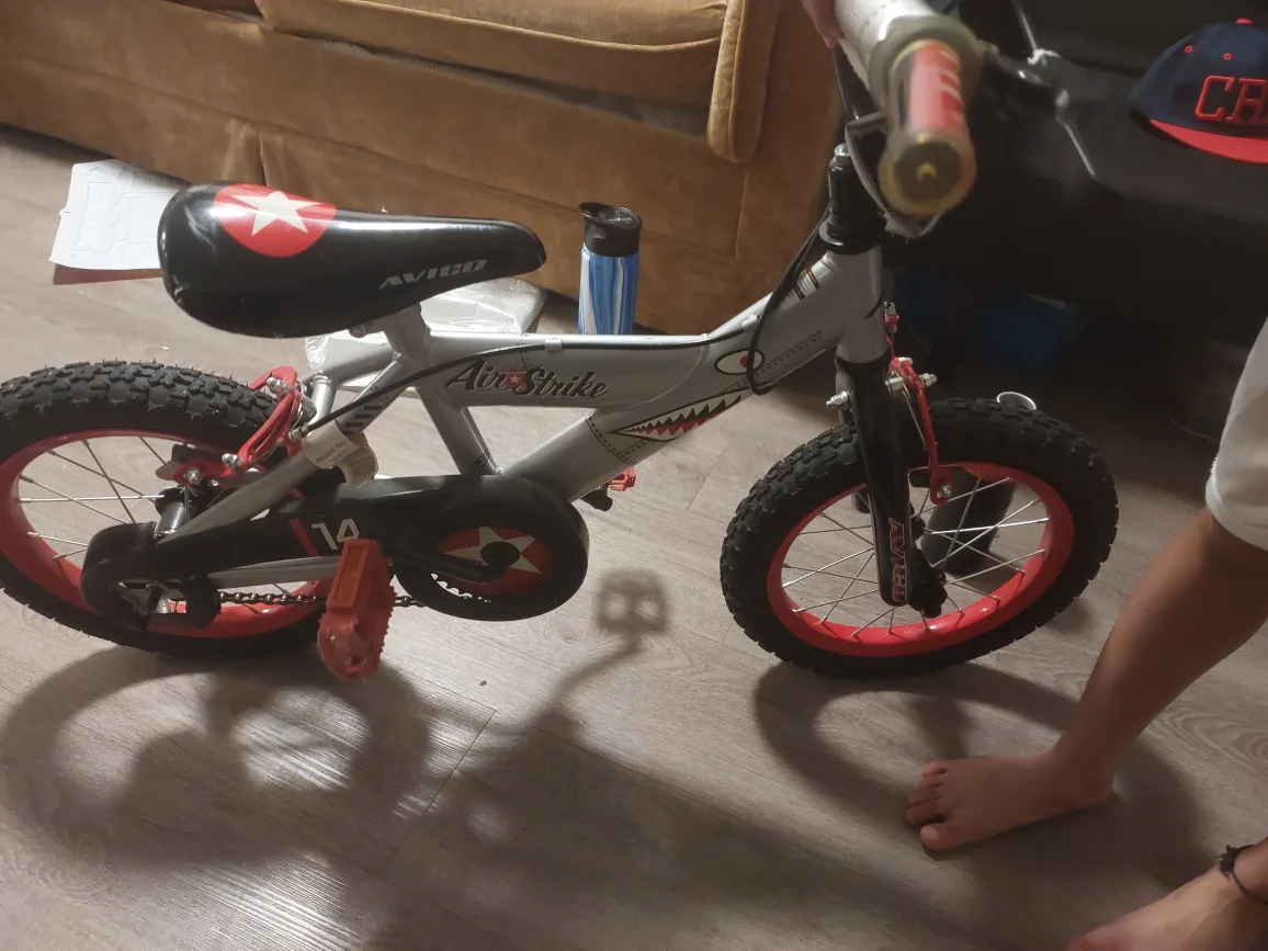 Avigo Air Strike 14" Kids Bike