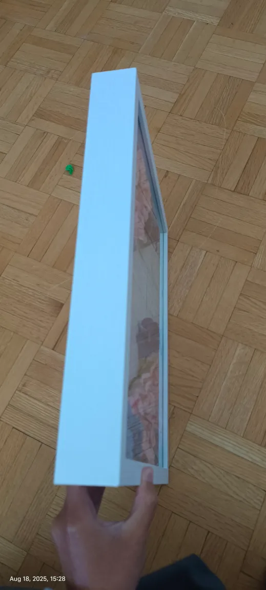 Studio Décor Belmont White Frame 11" x 14" image indicator(2)