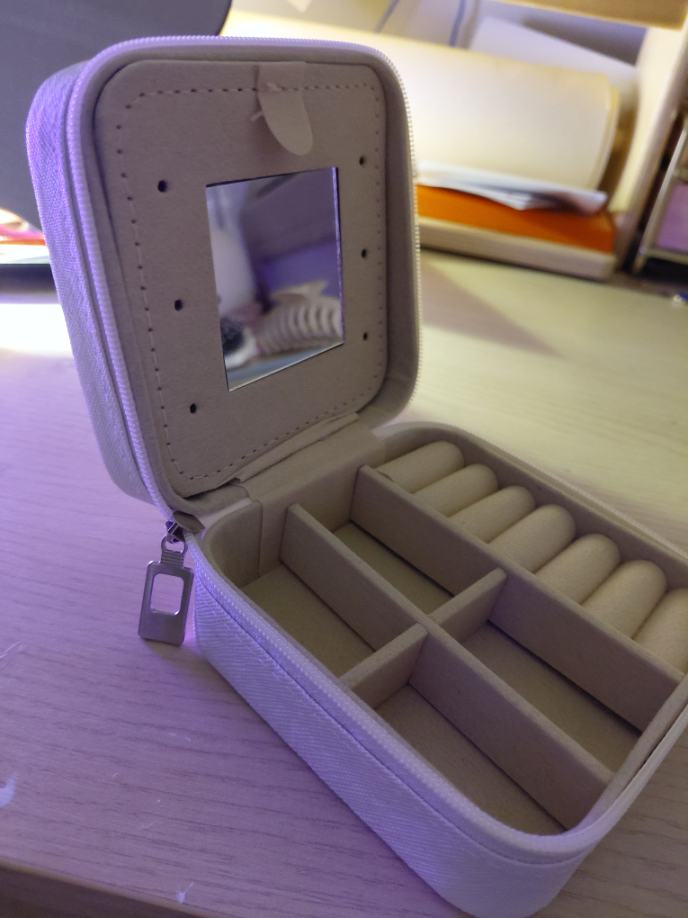 Small Travel Jewellery Case - Beige