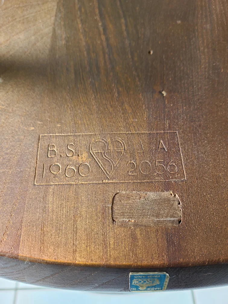 Ercol Drop Leaf Table and 4 Chairs image indicator(8)