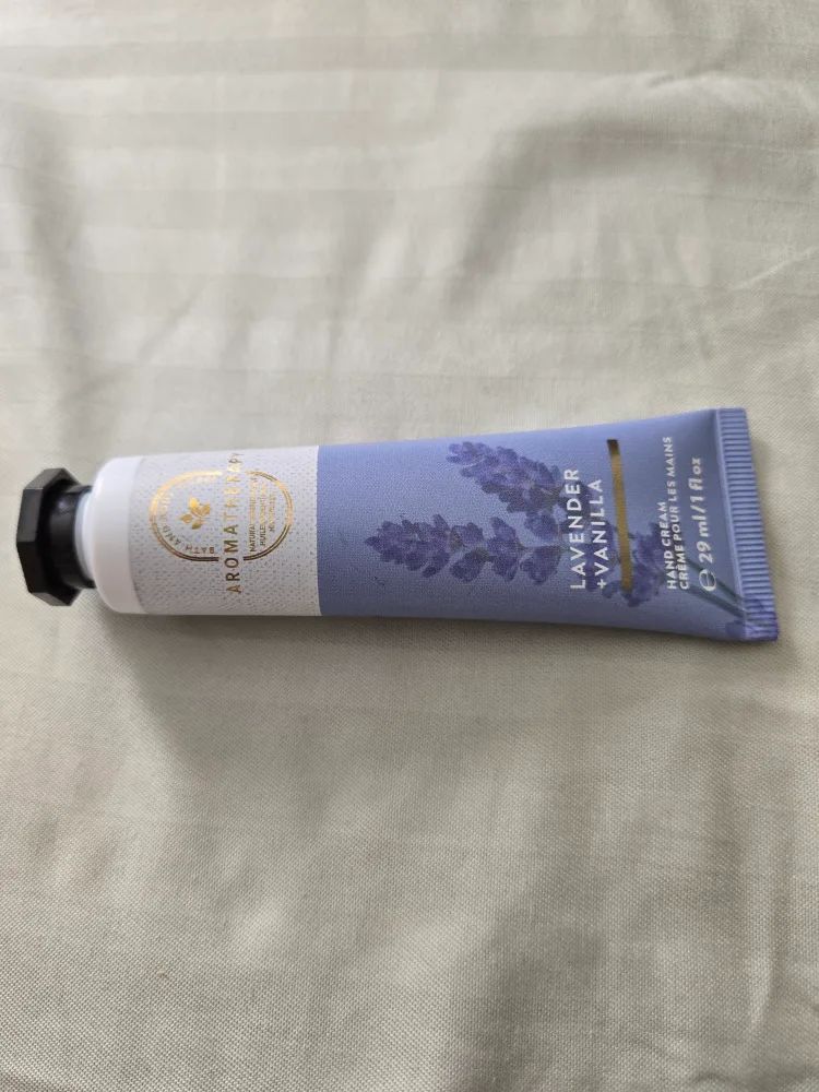 Bath & Body Works Lavender + Vanilla Hand Cream image indicator(2)