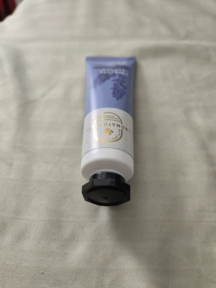 Bath & Body Works Lavender + Vanilla Hand Cream image indicator(3)