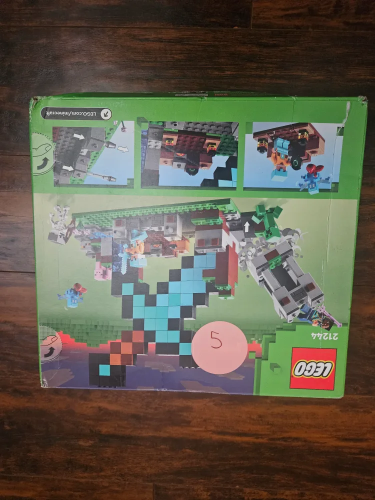 LEGO Minecraft The Sword Outpost 21244 Building Toys image indicator(3)
