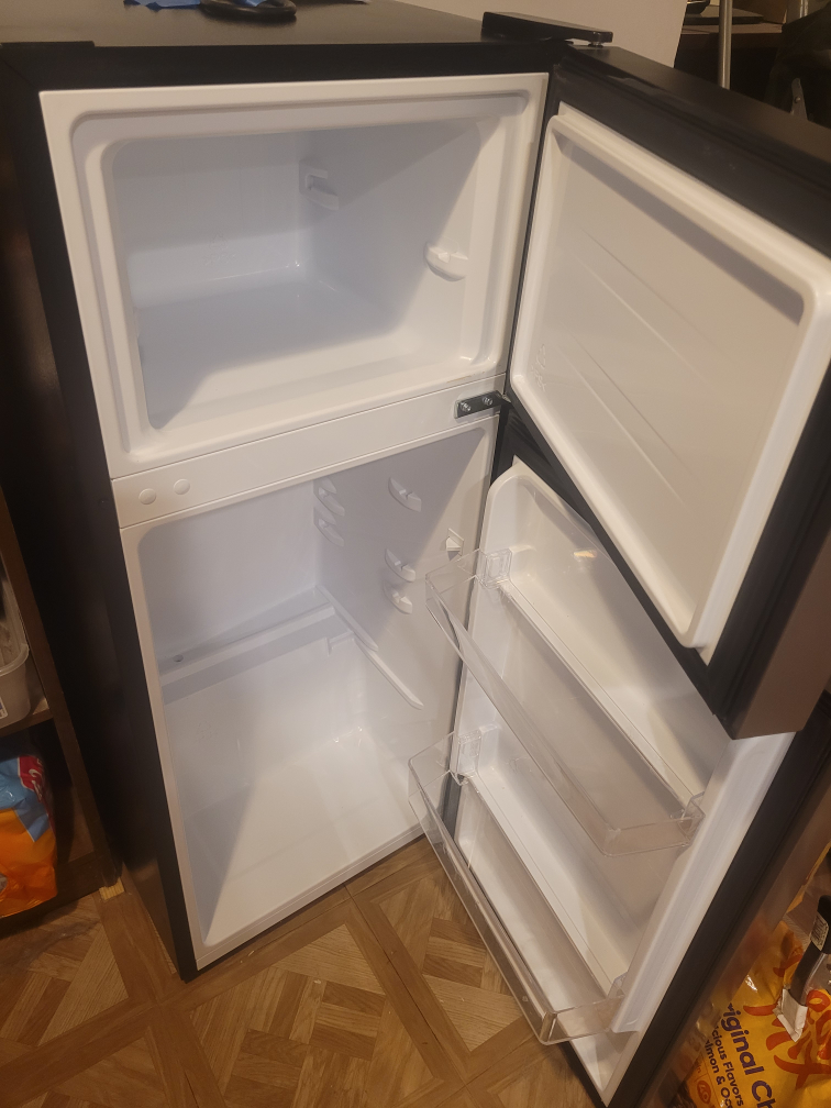 Hisense Compact Refrigerator - photo 2