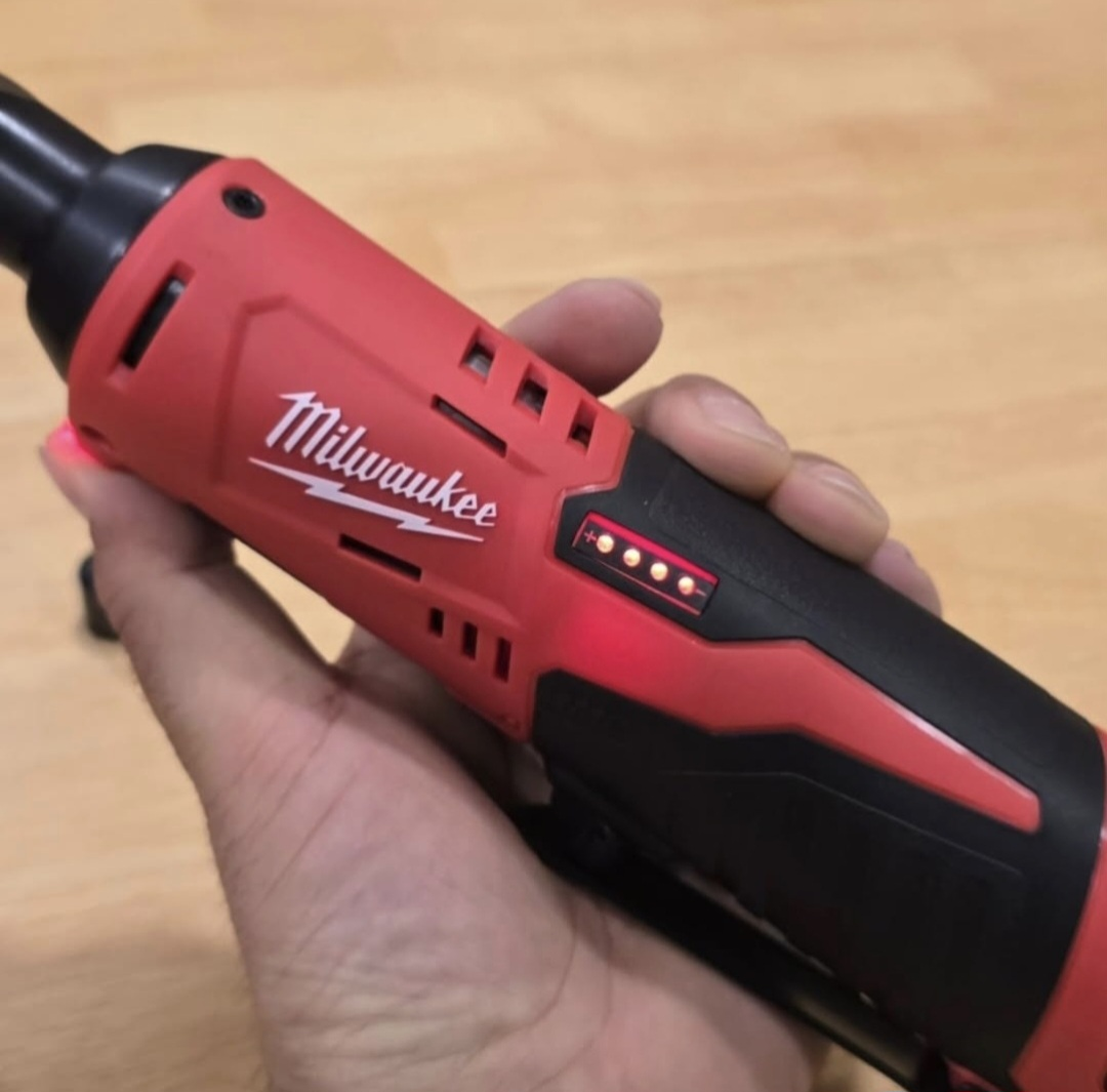 Milwaukee M12 12V Lithium-lon Cordless 3/8 -inch Ratchet - photo 3