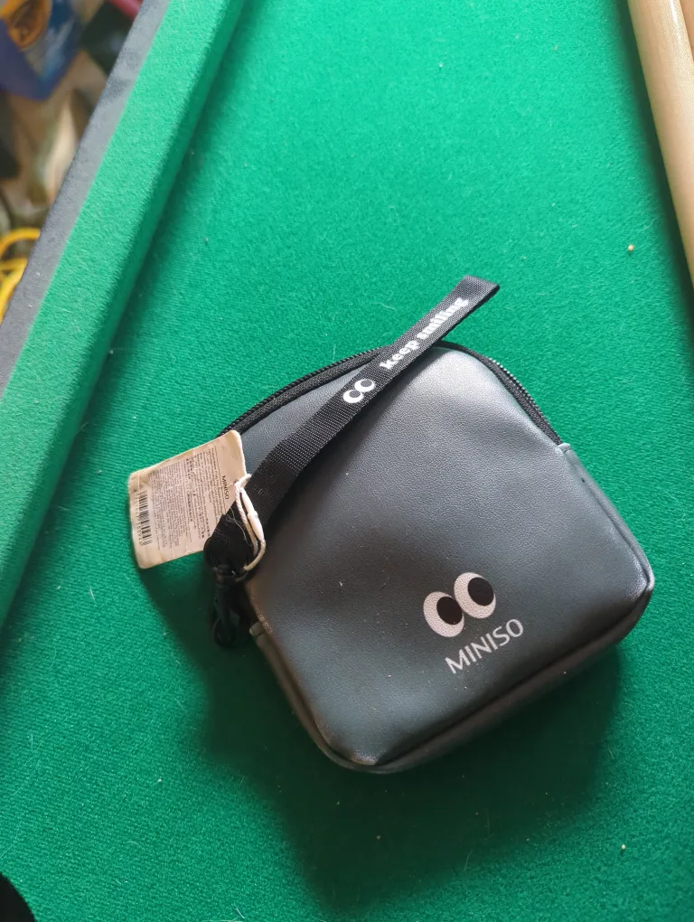 Free Miniso Coin Purse - Cute & Compact! image indicator(2)