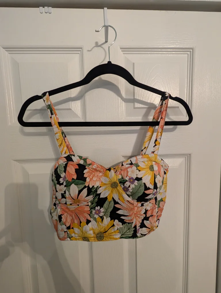 Floral crop top - Size S/M thumbnail