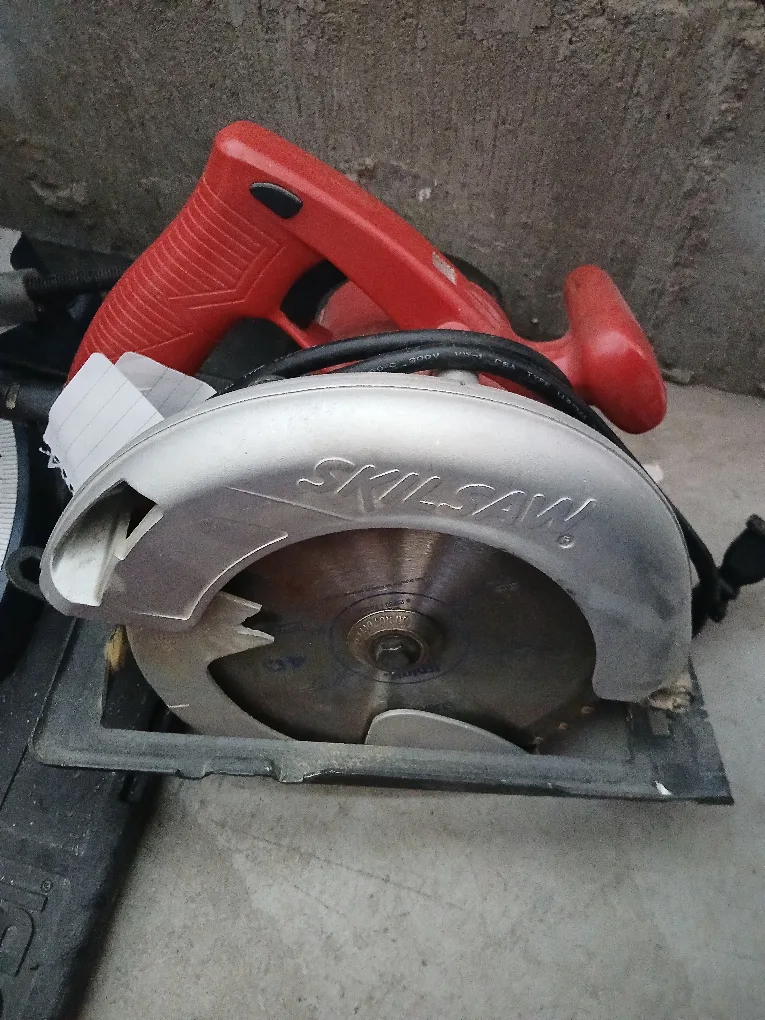 Skilsaw Circular Saw thumbnail