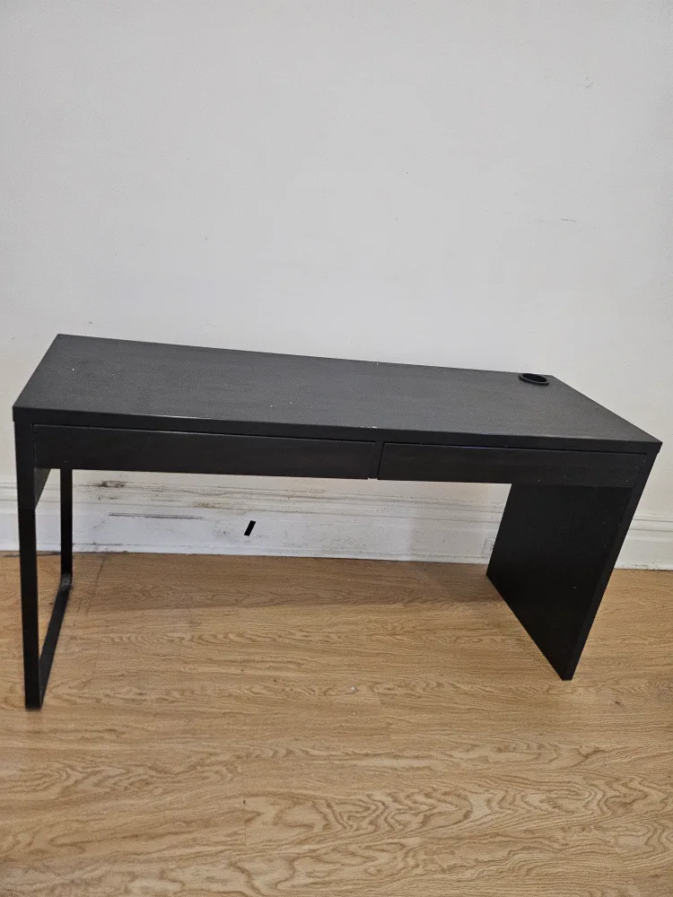 Black Desk thumbnail