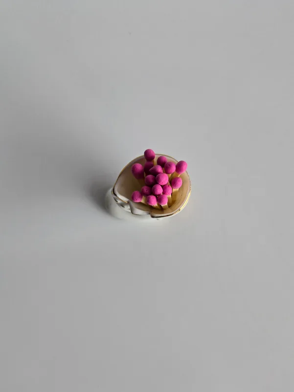 Bone China Japanese Boot Match Holder image indicator(4)