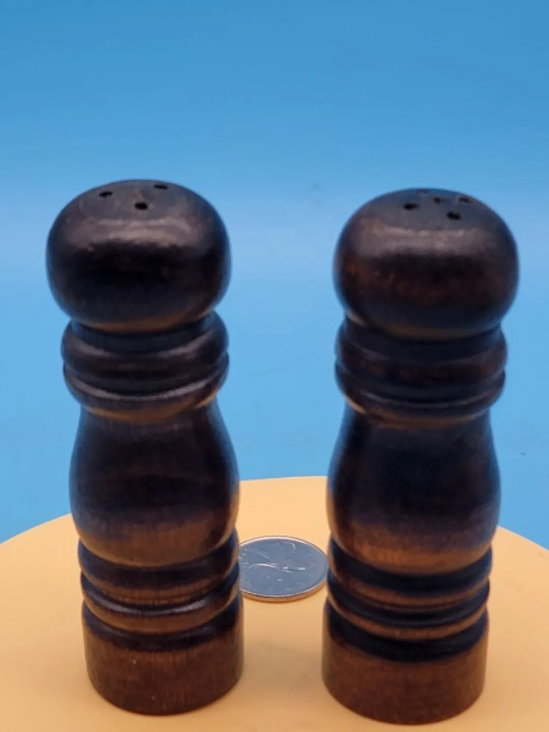Wooden Salt & Pepper Shakers image indicator(3)