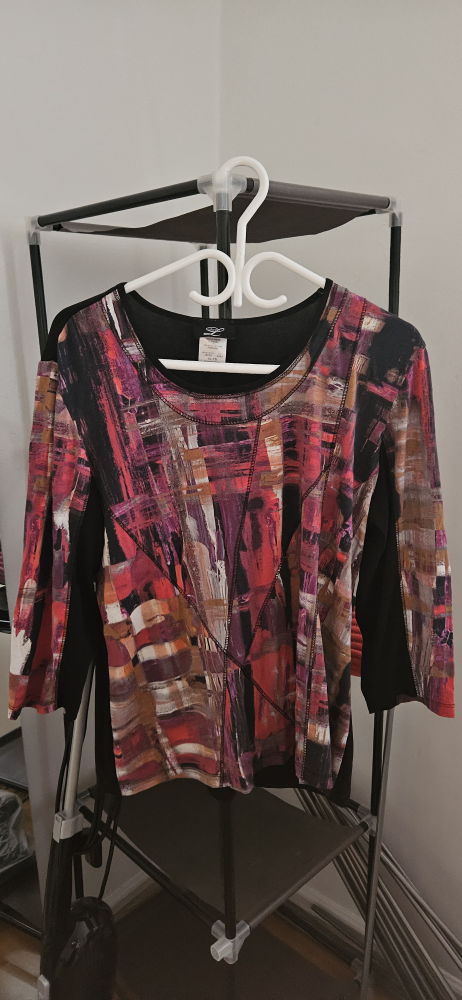 Women's Top - Size M - Red and Black - photo 2