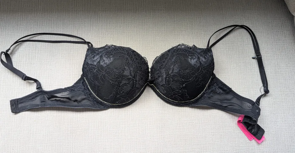 La Senza Black Lace Bra - Size 34C thumbnail