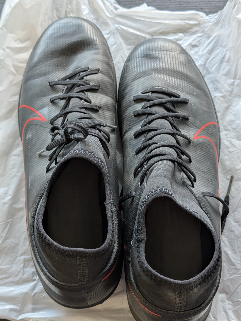 Nike Mercurial Turf Soccer Shoes - size 9.5
