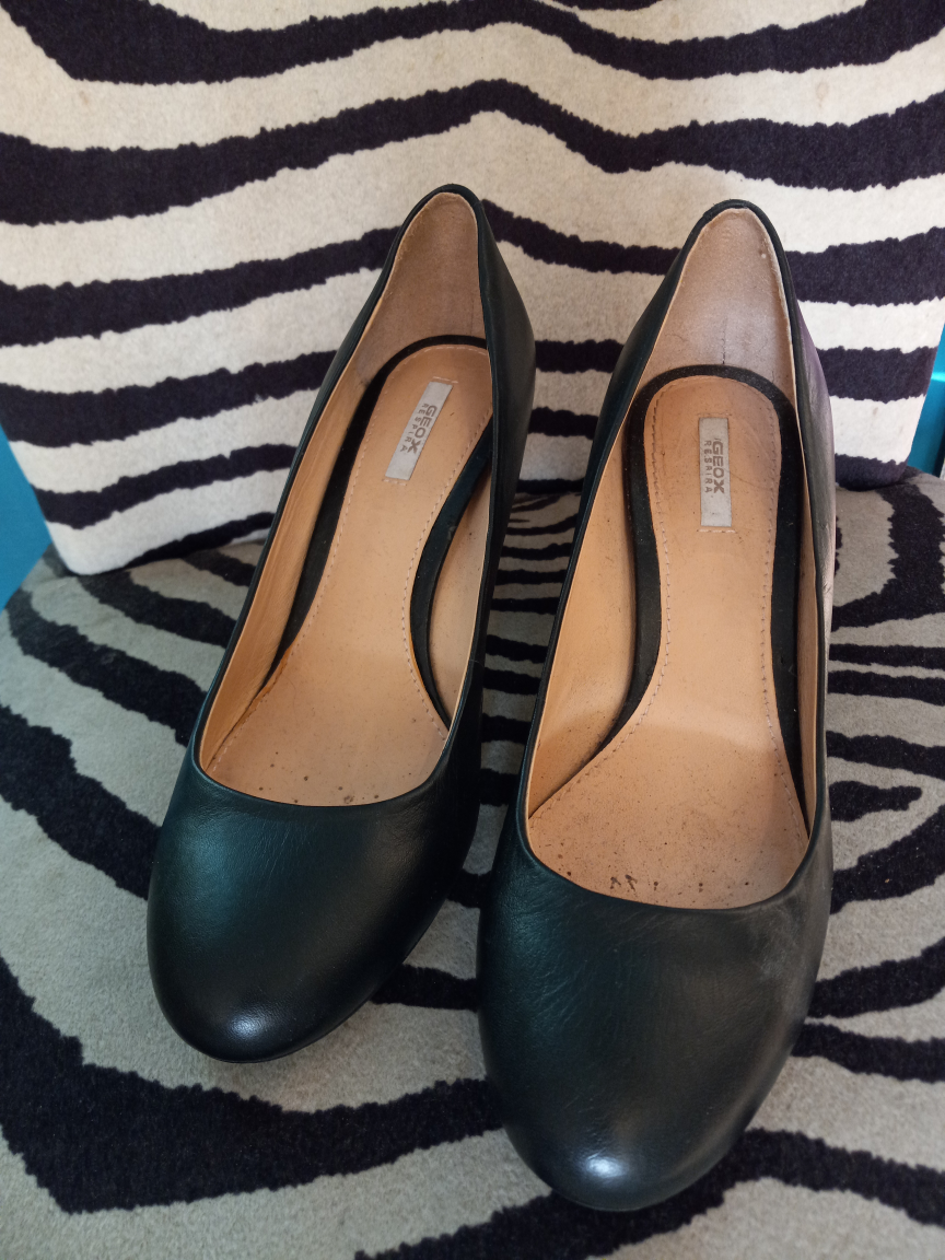 Geox Black Leather Heels - Size 8
