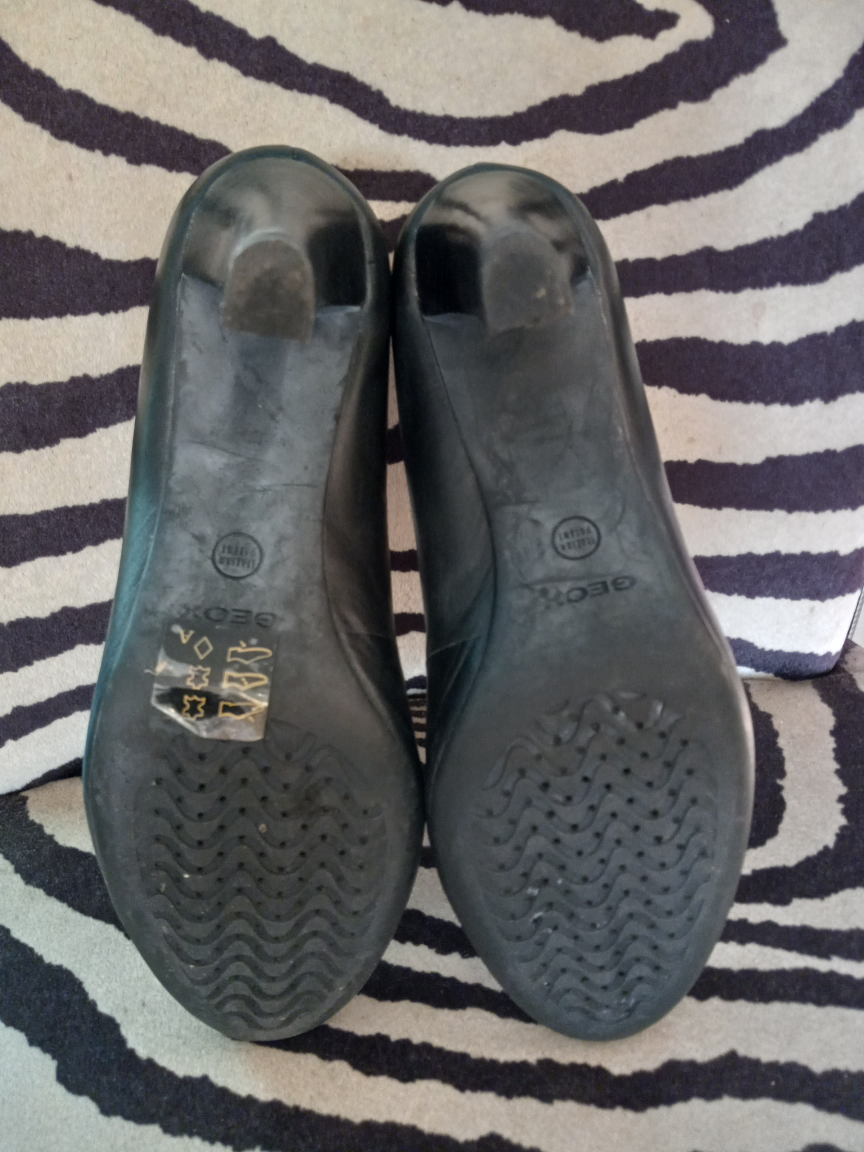 Geox Black Leather Heels - Size 8 - photo 5