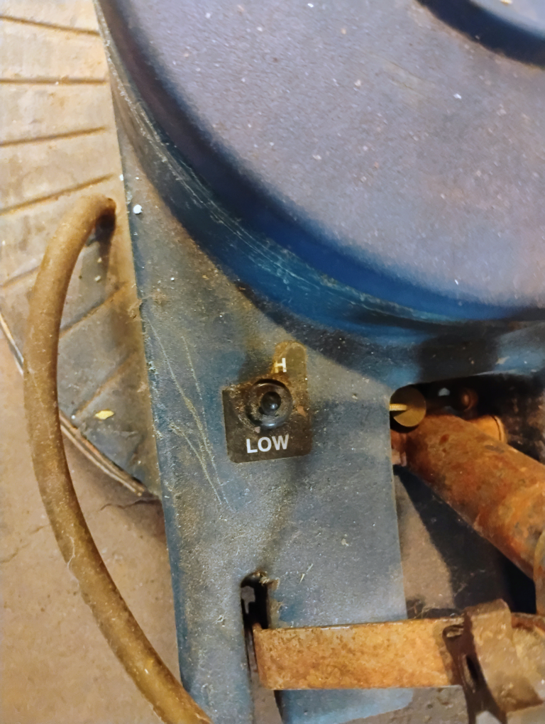 Powr-Flite P201 Floor Cleaning Machine - photo 4