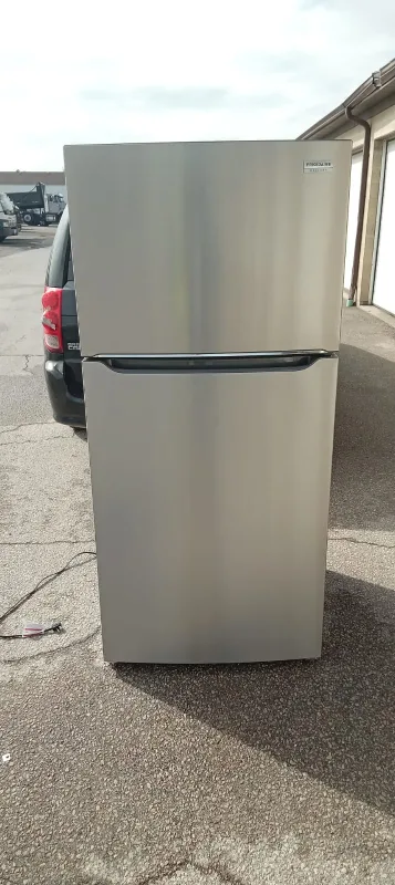 Frigidaire Gallery Stainless Steel Refrigerator image indicator(2)