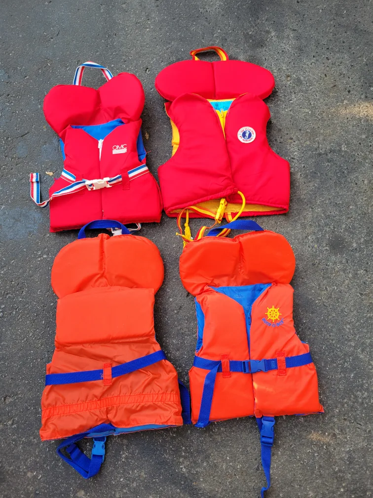 Kids' Life Jackets (4) thumbnail