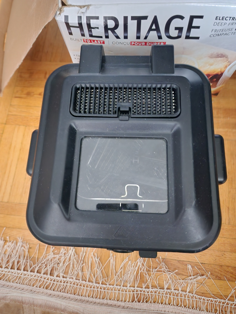 Heritage Electric Compact Deep Fryer 1.5L - New! - photo 3