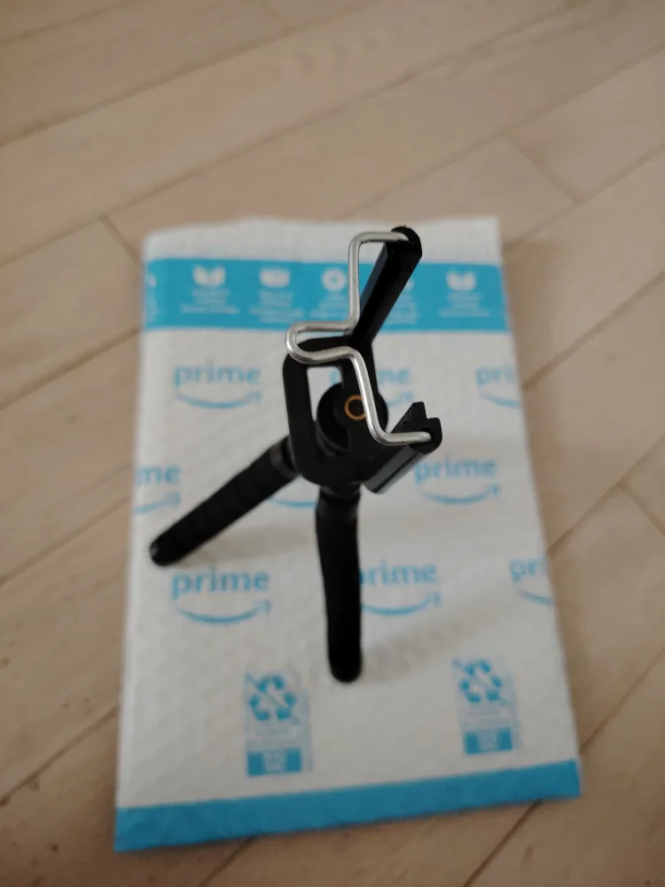 Mini Flexible Tripod with Phone Clip image indicator(2)