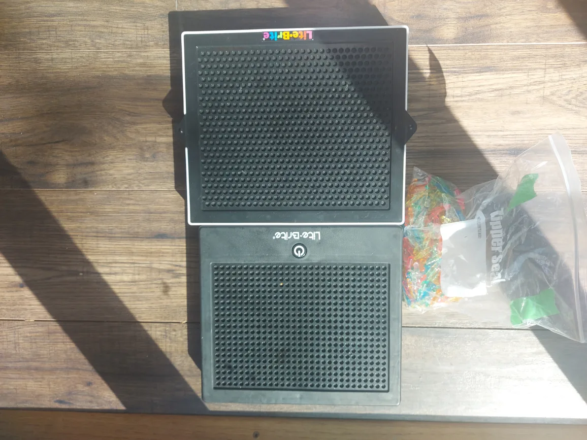 2 Lite-Brite + Pegs Refill thumbnail