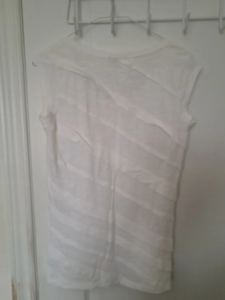 Calvin Klein White Top- Size XS image indicator(2)