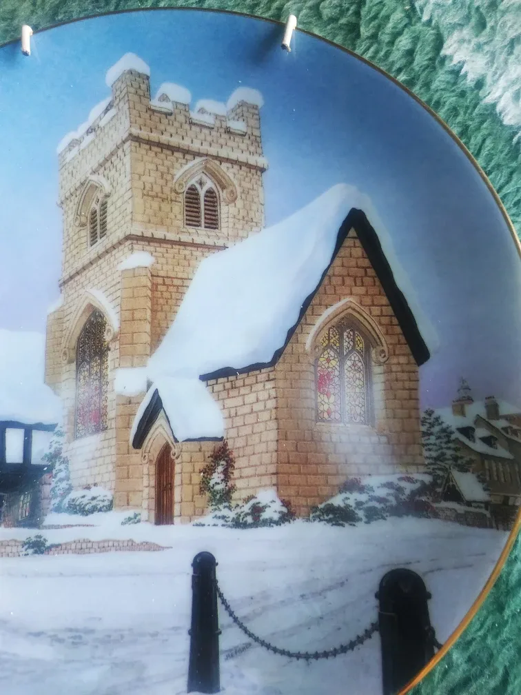 David Winter Cottages 8 inch Plate image indicator(3)