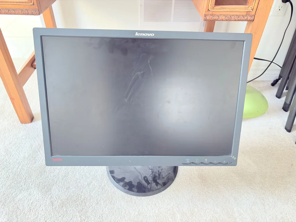 Lenovo L2240p Wide Monitor. please read the description image indicator(4)