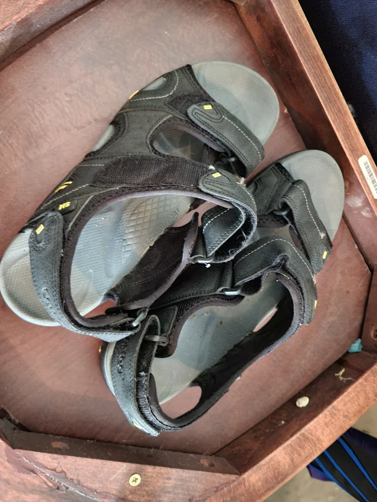 Keegan-BLU Black Sandals Size 11 thumbnail