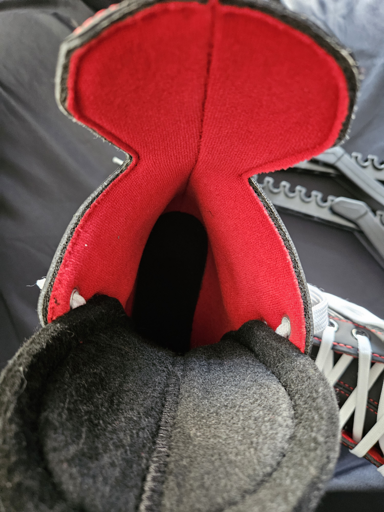 Bauer NS size 2 Junior Hockey Skates - photo 3