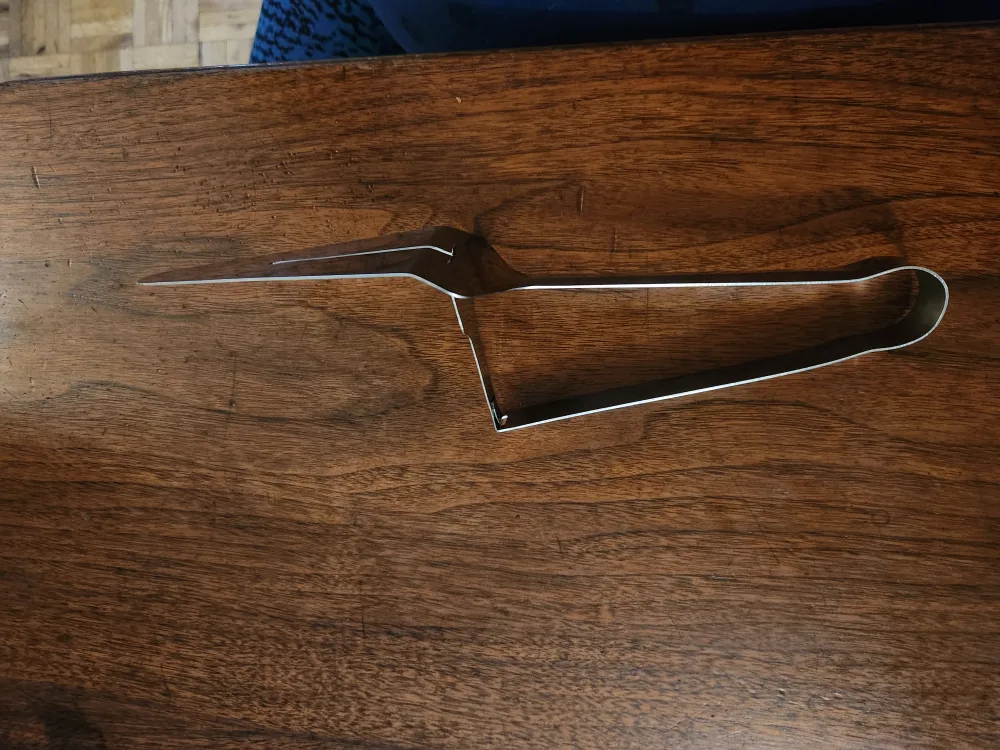 Cake/pie lifter with accessibility feature