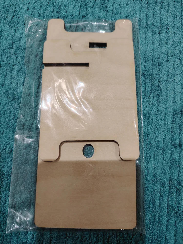 Wooden Phone Stand with Beehive Design image indicator(6)