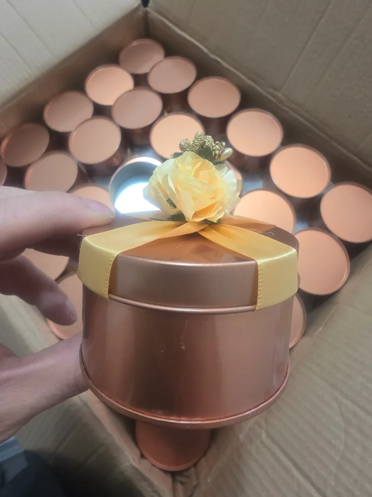 200 Rose Gold Round Favor Tins image indicator(2)
