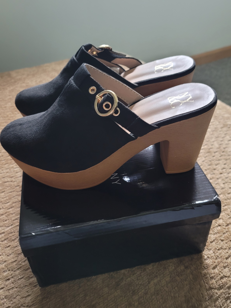 NY&C Black Clogs - Size 9