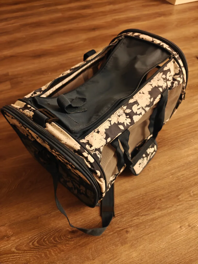 Whisker City® Blue Floral Soft-Sided Cat Carrier image indicator(2)