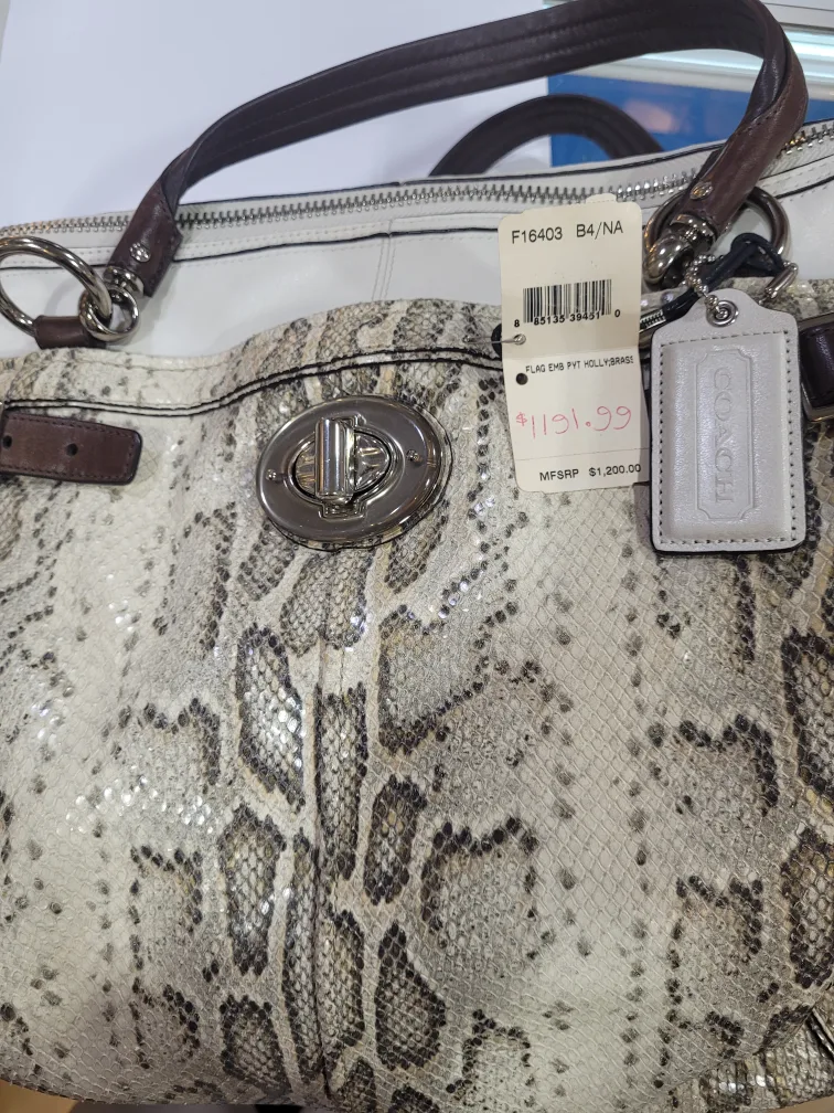 primium Coach Snakeskin Print Handbag image indicator(4)