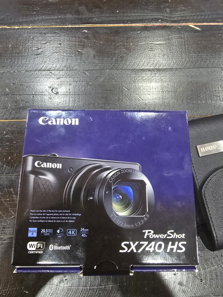 Canon PowerShot SX740 HS Camera w/ Box - photo 2