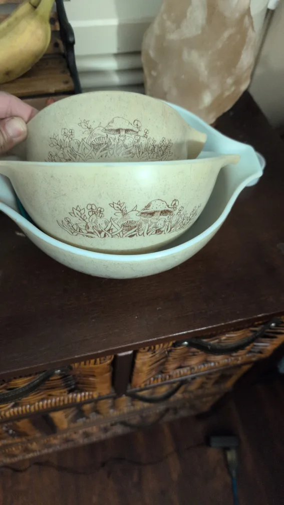 Vintage Pyrex Cinderella Bowls, Mushroom Pattern image indicator(4)