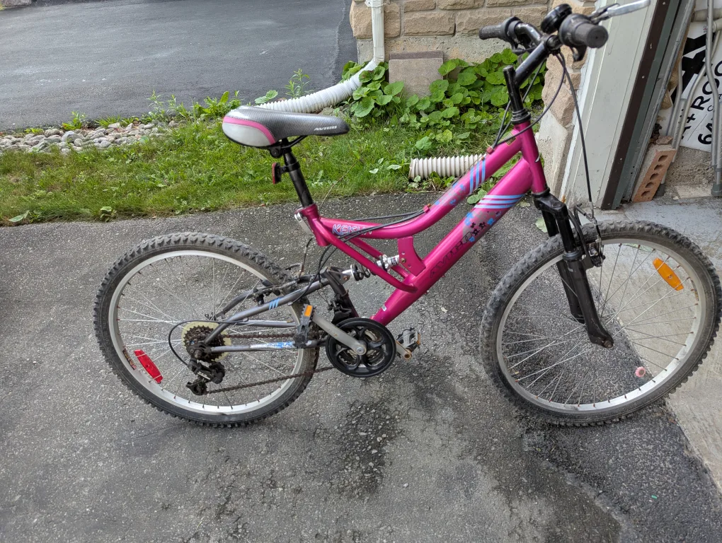 Avigo Mountain Bike 24" thumbnail