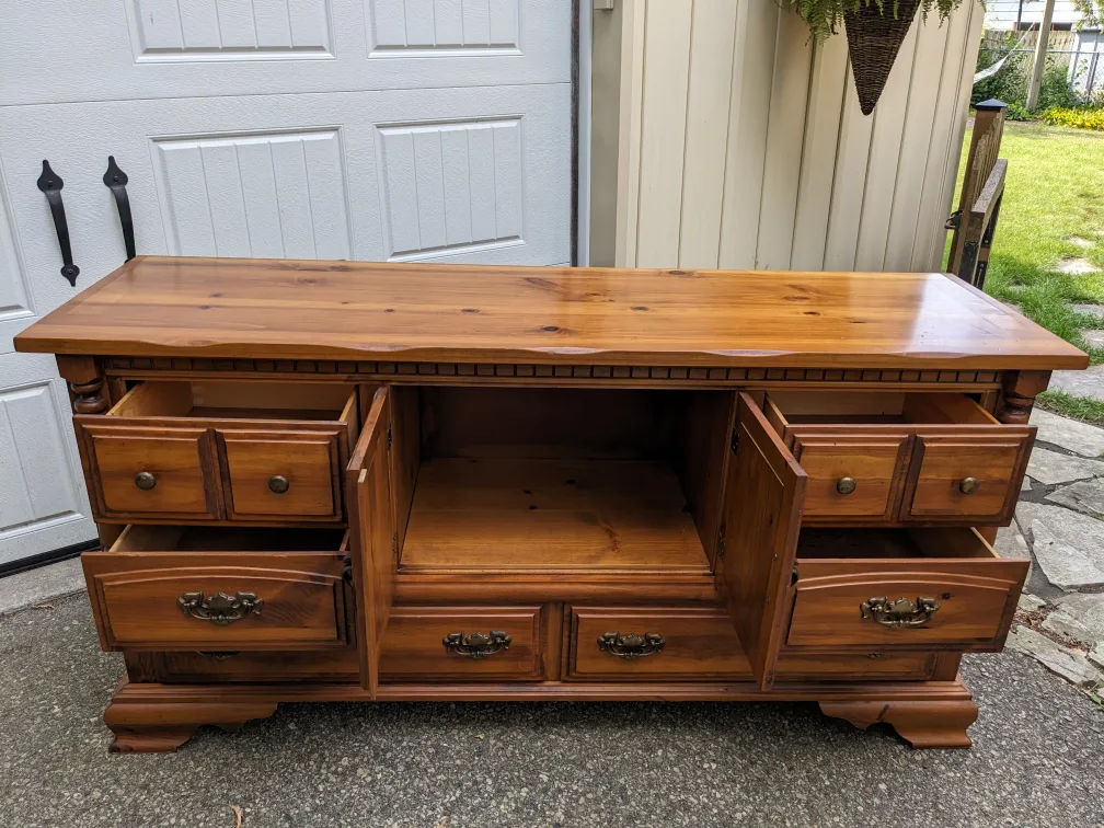6 Drawer Dresser/Cabinet Combo in Solid Pine image indicator(4)