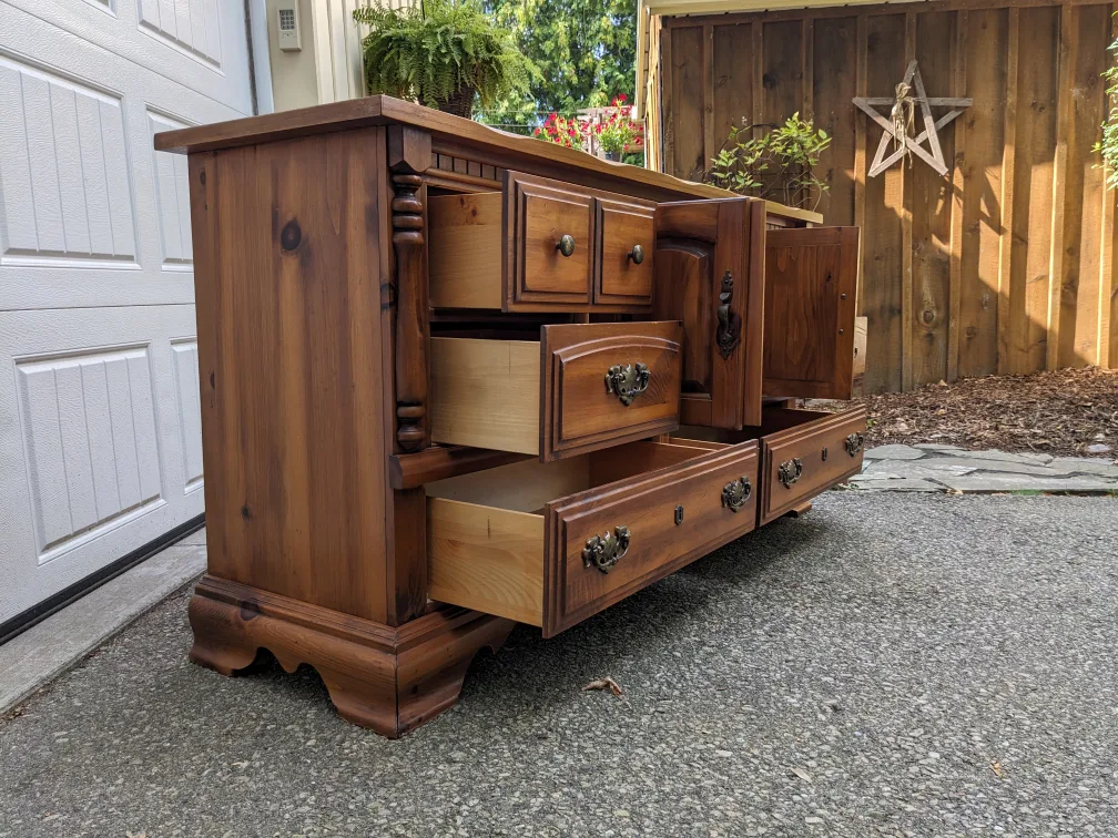 6 Drawer Dresser/Cabinet Combo in Solid Pine image indicator(6)