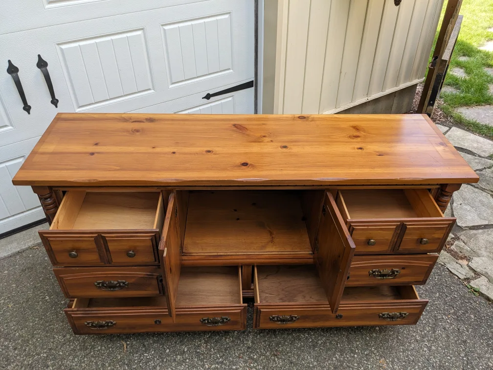 6 Drawer Dresser/Cabinet Combo in Solid Pine image indicator(8)