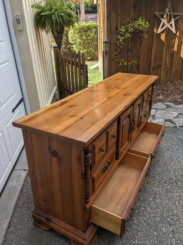 6 Drawer Dresser/Cabinet Combo in Solid Pine image indicator(9)