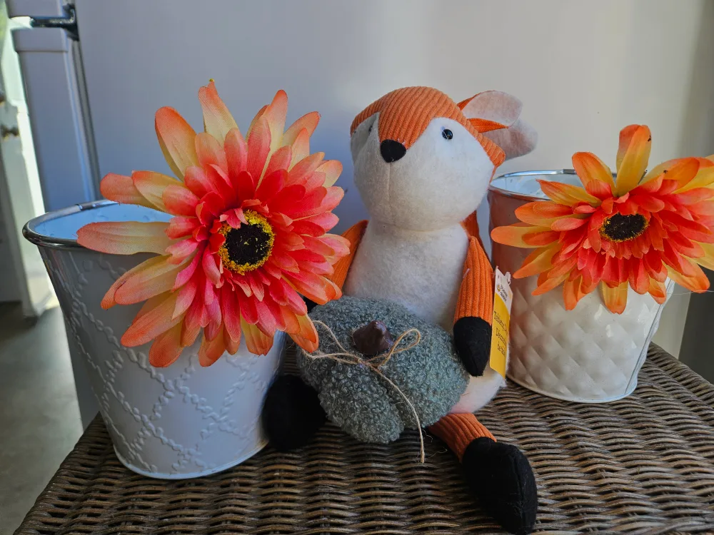 Squirrel, 2 flowers, 2 pots thumbnail
