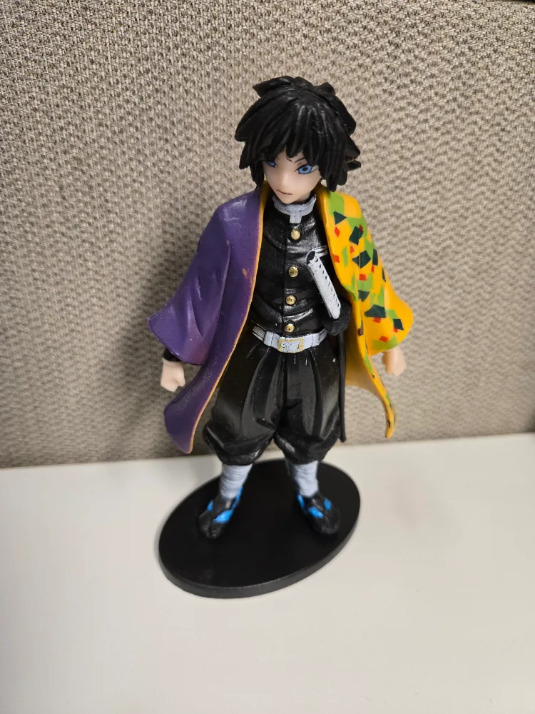 Demon Slayer Giyu Tomioka Figure thumbnail